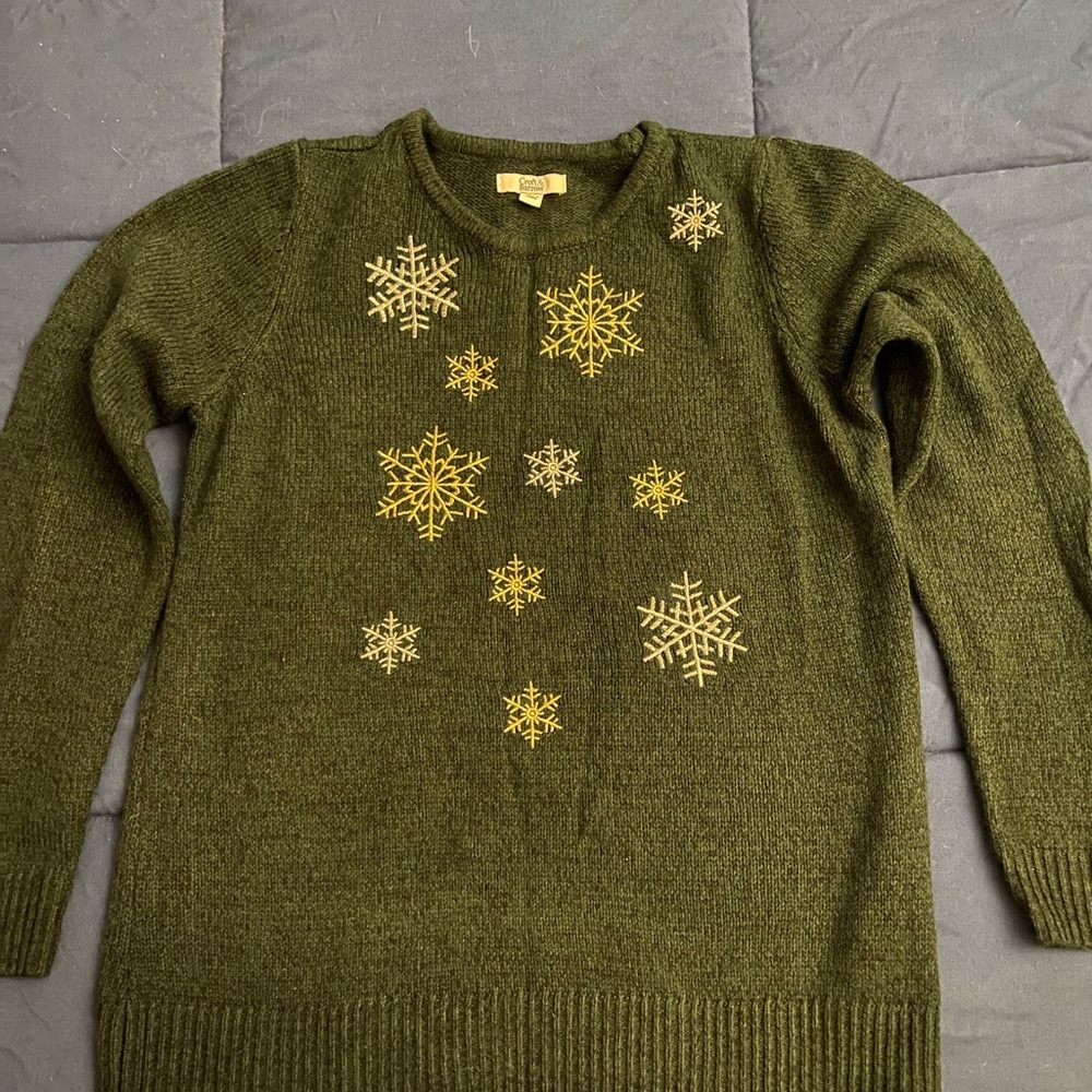 Croft & Barrow Olive Sweater with White Snowflakes